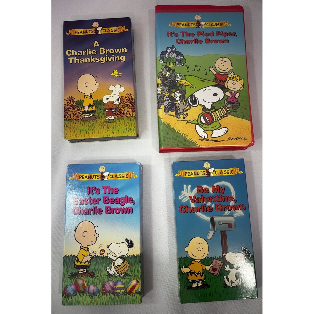 3 Peanuts Classic VHS Movies-Thanksgiving, Easter, Valentines, Pied Piper